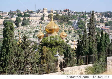 View of the golden domes of the Church of Mary Magdalene View of the golden domes of the Church of Mary Magdalene 121621984