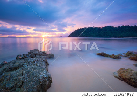 Koh Phayam is the second largest island in Ranong Province. It has beautiful scenery, is peaceful, has many beautiful resorts, and has a community lifestyle, located in the Andaman Sea near Myanmar 121624988