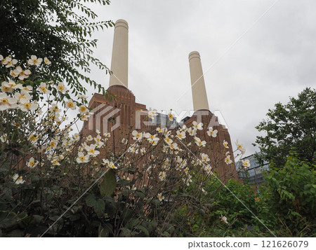 Battersea Power Station in London 121626079