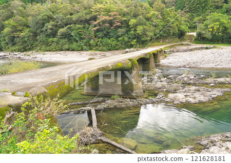 [Kamioka Submerged Bridge (Shimanto River)] Kamioka, Shimanto Town, Takaoka District, Kochi Prefecture 121628181