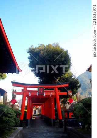 Goshomaru Inari (torii gate) at Gosho Shrine in Moji Ward, Kitakyushu City 121633971