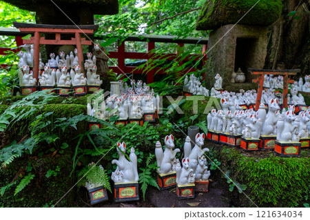 佐助稻荷神社的狐狸雕像 佐助稻荷神社的狐狸雕像 121634034