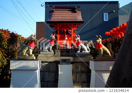 Goshomaru Inari (Worship Hall) at Gosho Shrine in Moji Ward, Kitakyushu City 121634614