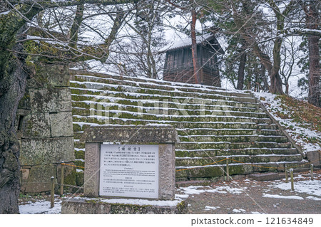 Aizuwakamatsu, Tsuruga Castle, snow scene, bell tower 121634849
