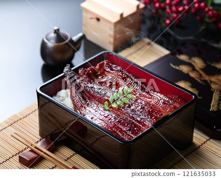 Eel on rice Eat eel on the day of the Ox in the Doyo period 121635033