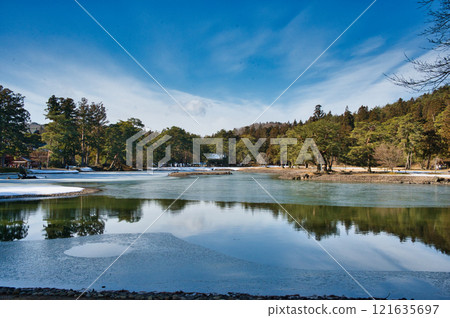 冬天毛越寺的大泉池 冬天毛越寺的大泉池 121635697