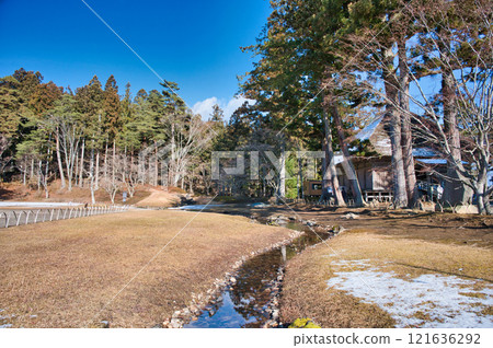 冬天的毛越寺，給大泉池澆水 121636292