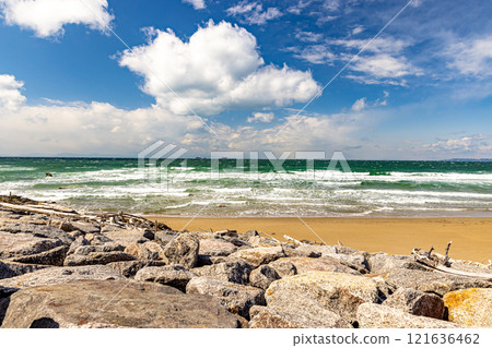 Aichi Prefecture, blue sea and sky as seen from Koijigahama Beach 121636462