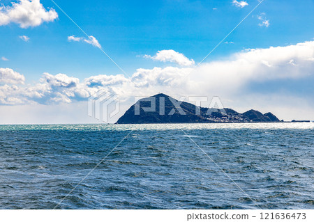 Aichi Prefecture, blue sea and sky as seen from Koijigahama Beach 121636473