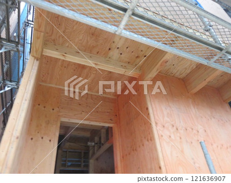 Construction site of a new detached house under construction 121636907