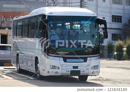 Large sightseeing bus 121638189