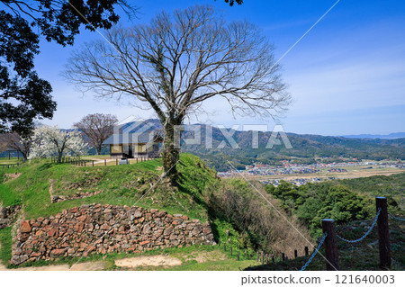 <Shimane Prefecture> Gassan Toda Castle, Ninomaru ruins 121640003
