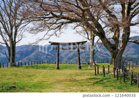 <Shimane Prefecture> Gassan Toda Castle, Torii gate at Sannomaru ruins 121640038