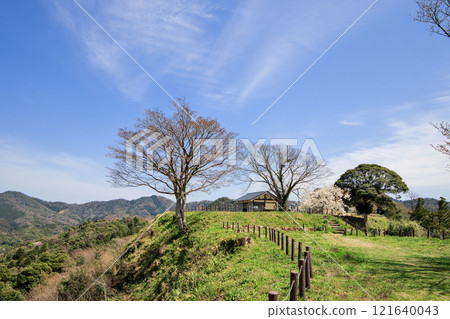 <島根縣>月山戶田城 - 從三之丸遺址眺望二之丸遺址 <島根縣>月山戶田城 - 從三之丸遺址眺望二之丸遺址 121640043