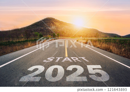 Start 2025 written on highway road in the middle of empty asphalt road of asphalt road at sunset.Concept of planning and challenge, business strategy, opportunity ,hope, new life change.for 2024-2025. 121643893