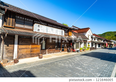 [Important Preservation District for Groups of Traditional Buildings] Scenery of Honmachi Street in Tsuwano 2, Tsuwano Town, Kashima Prefecture 121646005