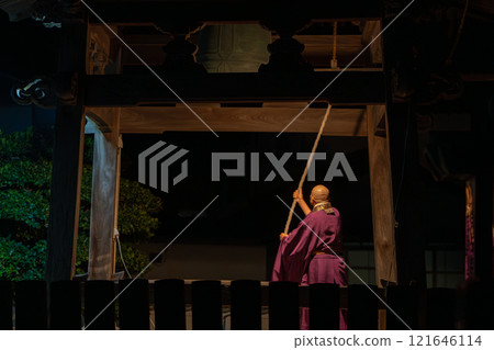 敲響喬亞之鐘的僧侶 121646114