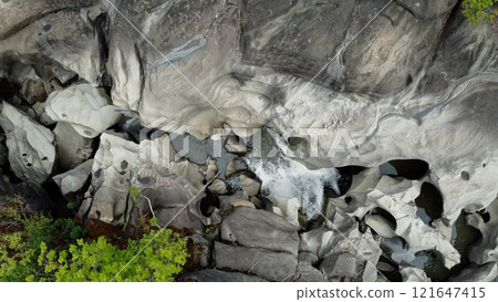 Rock formation in vale da lua in chapada dos veadeiros 121647415