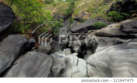 Rock formation in vale da lua in chapada dos veadeiros 121647475