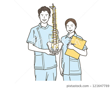 亞洲男性和女性脊椎按摩師用脊椎模型解釋 121647789