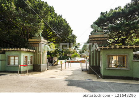 The old gate of Hsinchu Zoo, established in the Japanese colonial, the zoo is the oldest in Taiwan. 121648290