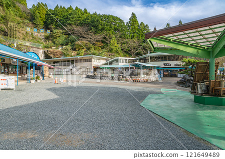 View of Ryugasaki Cave in Hamamatsu City (Shizuoka Prefecture) View of Ryugasaki Cave in Hamamatsu City (Shizuoka Prefecture) 121649489