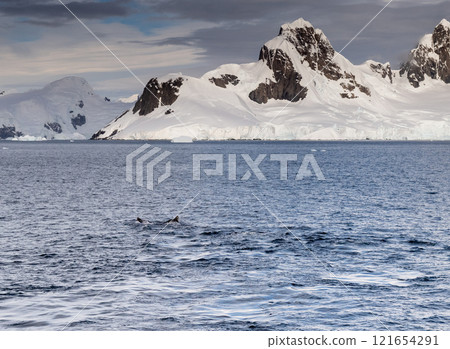 Snow and ice in Antarctica Snow and ice in Antarctica 121654291