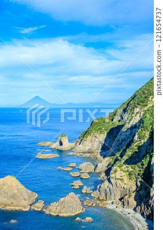 Mt. Kaimon seen from Cape Sata in autumn, Minami-Osumi Town, Kagoshima Prefecture Mt. Kaimon seen from Cape Sata in autumn, Minami-Osumi Town, Kagoshima Prefecture 121654737