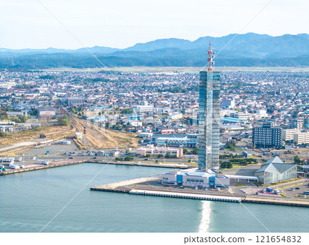 Port Tower Selion and Akita Port (Akita City, Akita Prefecture) 121654832