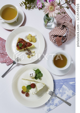 Shortcake placed on a table, vertical position 121654928