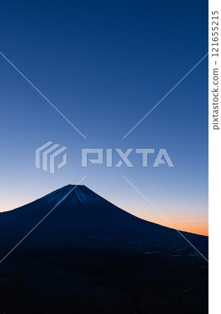 Morning sky and Mt. Fuji as seen from Ryugatake (New Year's material) Morning sky and Mt. Fuji as seen from Ryugatake (New Year's material) 121655215