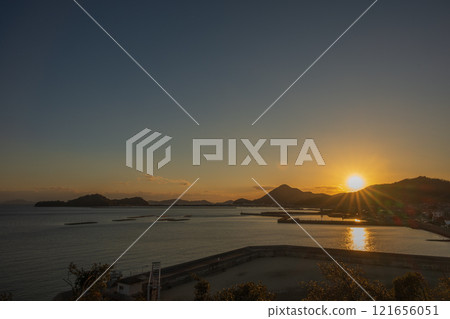 Beautiful seascape at sunset in Yorishima-cho, Asakuchi City, Okayama Prefecture, Japan 121656051