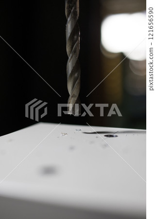 用鑽床鑽安裝孔 121656590