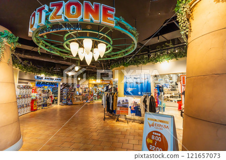 Haneda Airport Terminal 3 Shopping Haneda Airport Terminal 3 Shopping 121657073