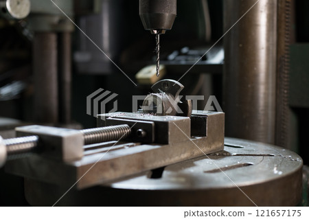 Drilling pilot holes with a drill press Drilling pilot holes with a drill press 121657175