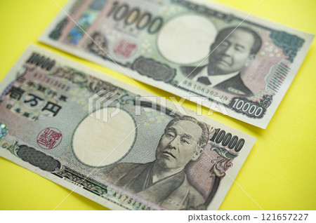 New and old banknotes 121657227