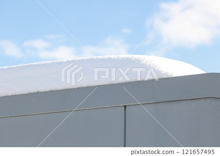 車庫,車棚,雪,降雪,降雪,冬季,北海道,雪景,車庫,戶外 車庫,車棚,雪,降雪,降雪,冬季,北海道,雪景,車庫,戶外 121657495