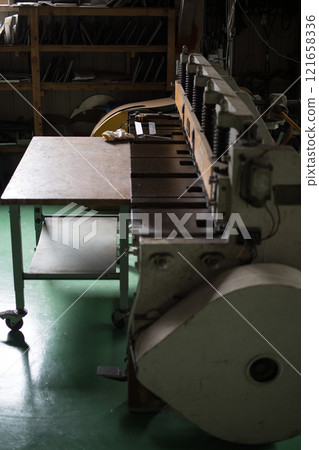 Cut the material with shirring 121658336