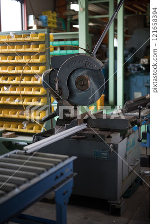 Cutting material with a metal saw Cutting material with a metal saw 121658394
