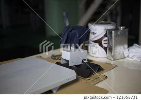 Painting the manufactured parts Painting the manufactured parts 121658731