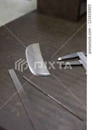 Cutting stainless steel material with a grinder 121658803
