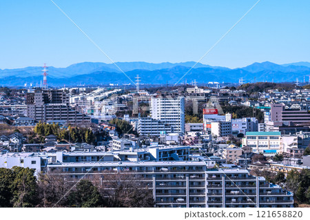 1 月 2 日，日本橫濱城市景觀。座野站、大正堂客房等景觀背景中可以看到山脈=令和7 121658820