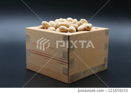 Roasted soybeans for Setsubun bean throwing 121659233
