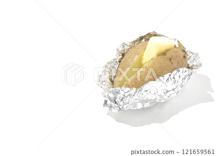 在白色背景上拍土豆黃油 在白色背景上拍土豆黃油 121659561