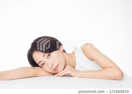 Middle-aged woman beauty image 121660658