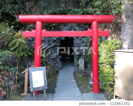 鎌倉市長谷寺弁天洞（入口） 121661182