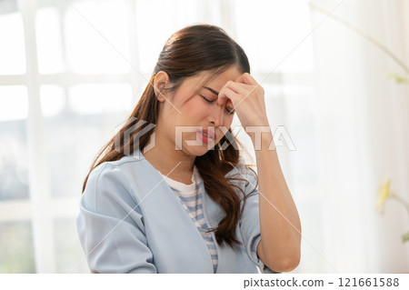 Headache Discomfort, Woman in Pain Headache Discomfort, Woman in Pain 121661588