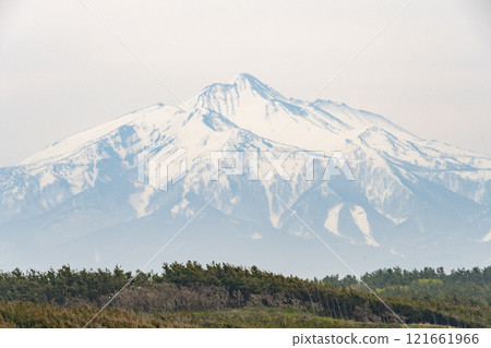 Mount Iwaki as seen from Shichirinagahama Mount Iwaki as seen from Shichirinagahama 121661966