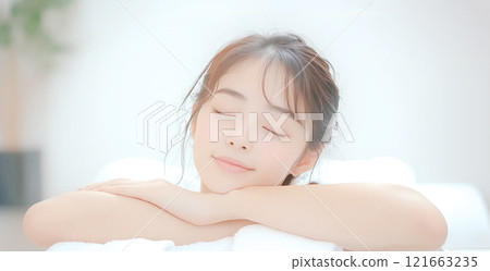 可愛的女人放鬆 121663235