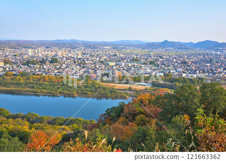 [Aichi Prefecture] The cityscape of Inuyama City as seen from Mt. Igi in autumn 121663362